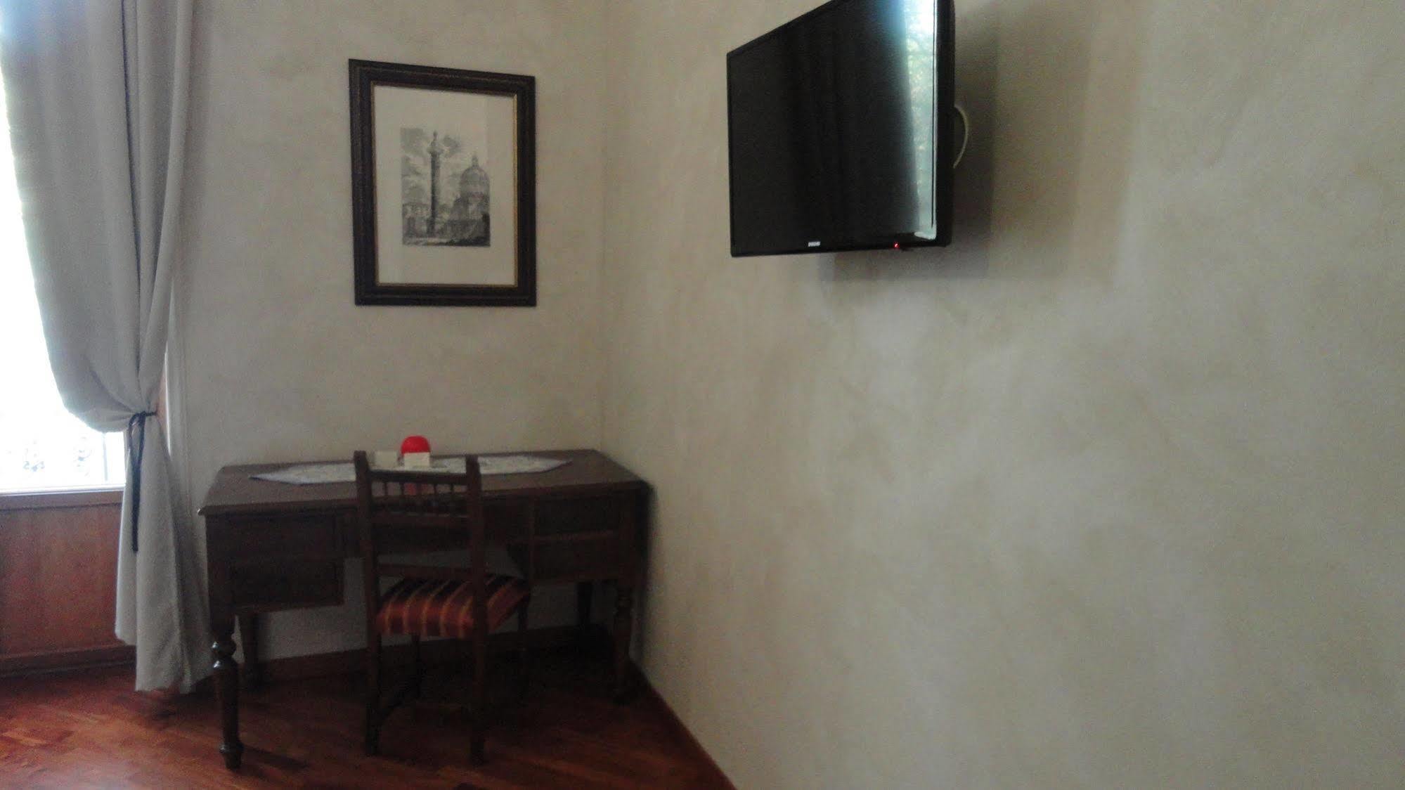 Giovine Italia Couette-café Rome